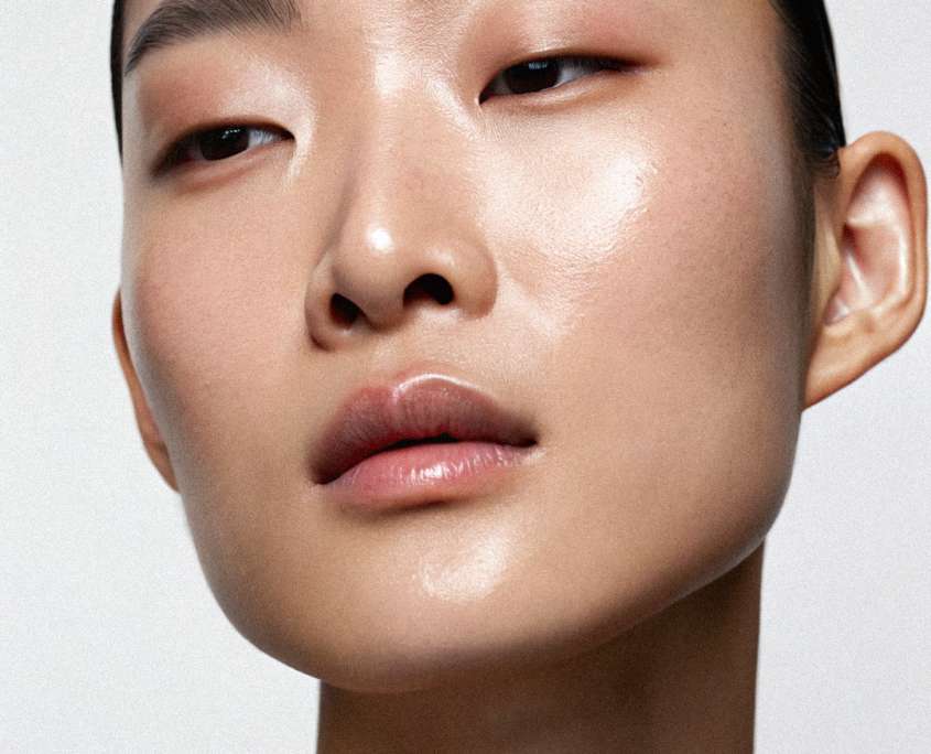 Nahaufnahme einer glatten, ebenmäßigen Hautstruktur – Beispielbild für das Dermaplaning Facial zur Verfeinerung des Hautbilds